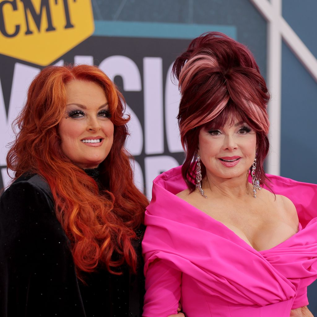Wynonna mit ihrer Mutter Naomi Judd