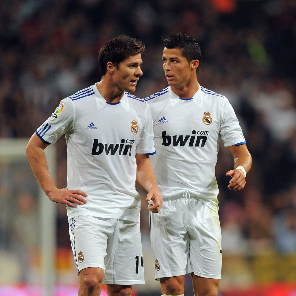 Xabi Alonso und Cristiano Ronaldo 2010 in Madrid
