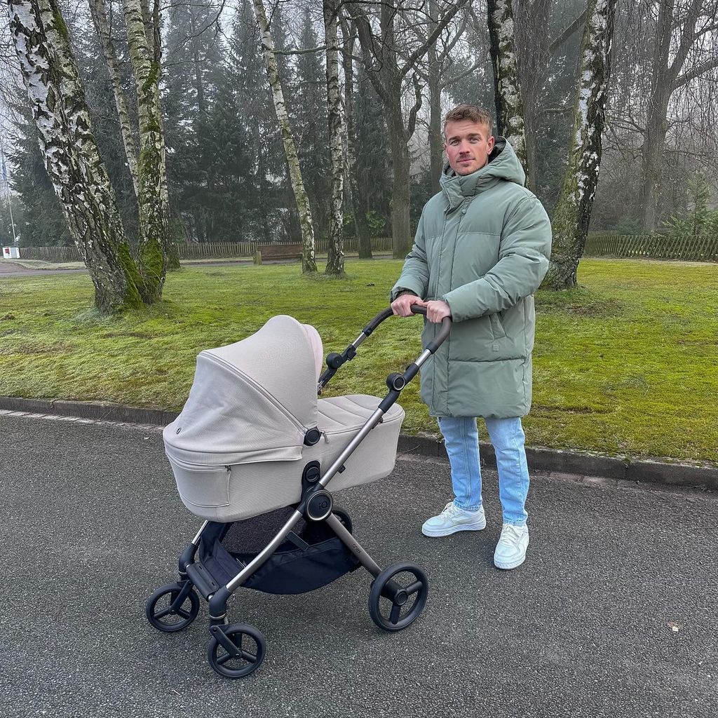 Xander Stephinger mit seiner Tochter Emma, Januar 2025
