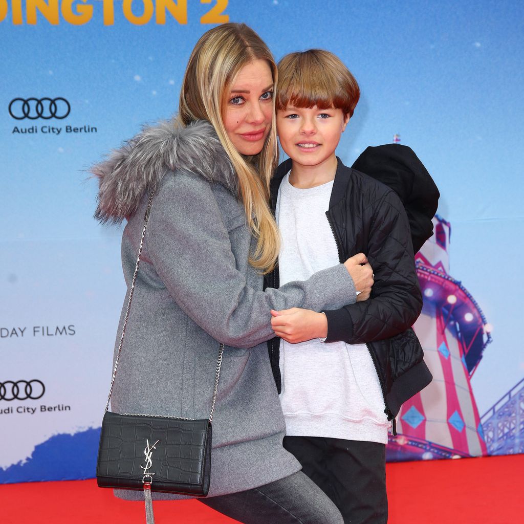 Xenia Seeberg und ihr Sohn Philias auf der Premiere von "Paddington 2" in Berlin