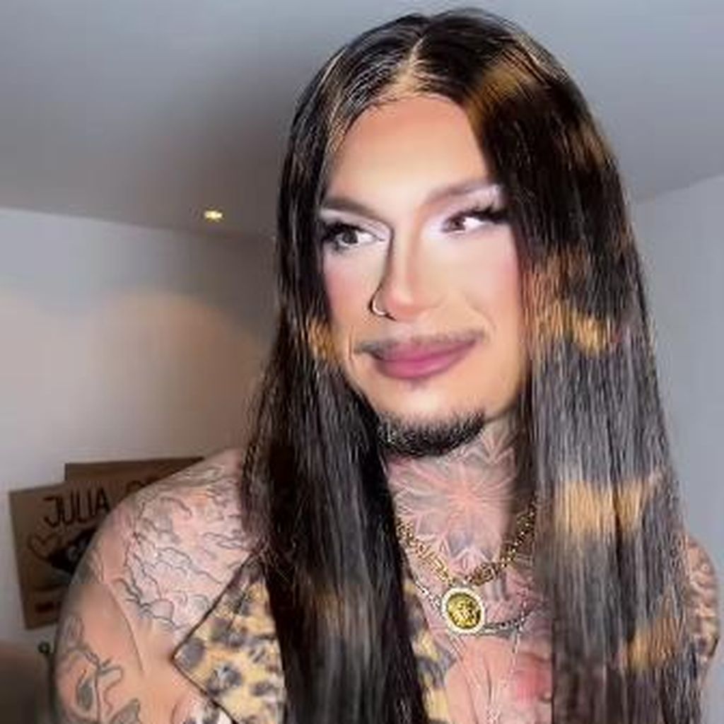Yasin Mohamed als Dragqueen, Dezember 2024