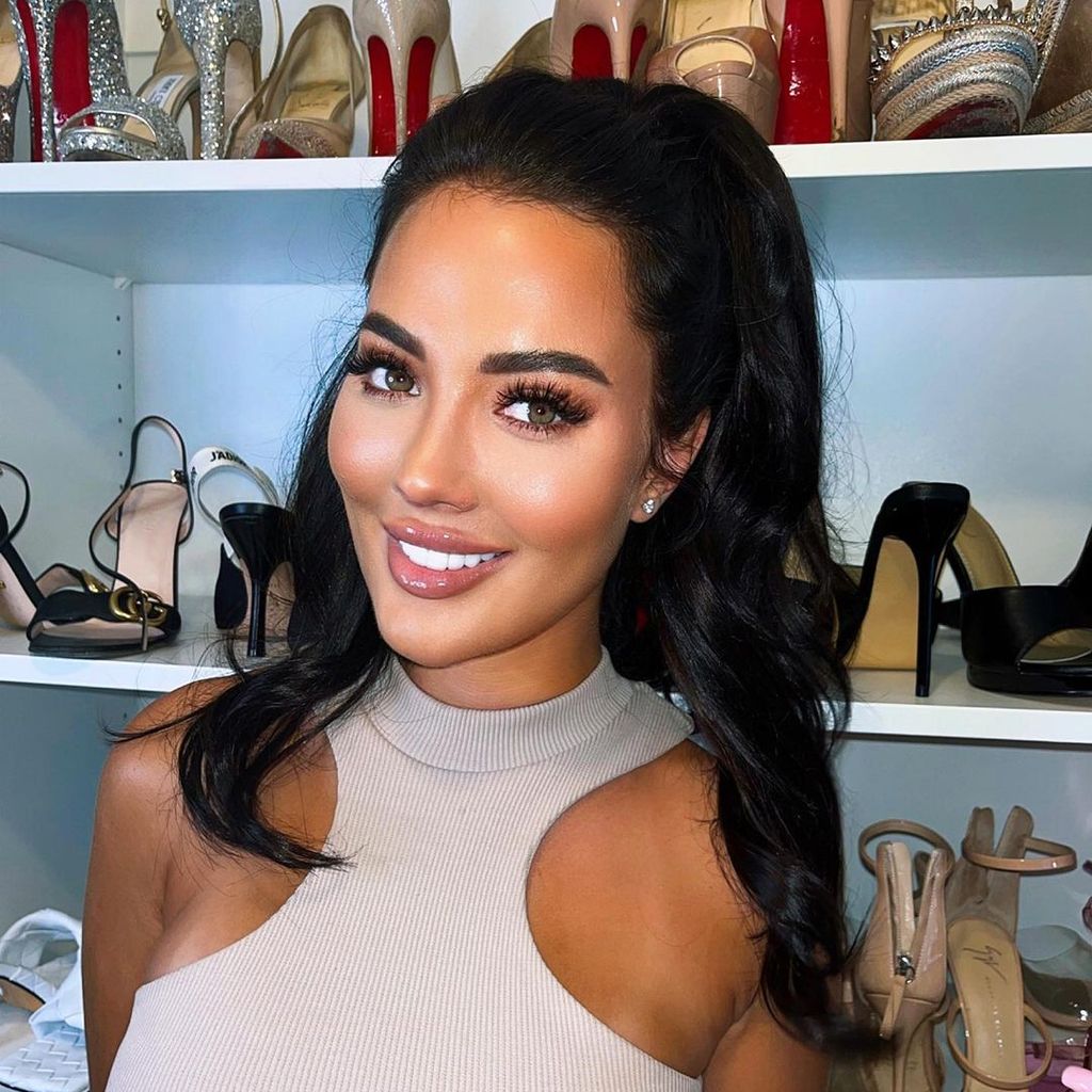 Yazmin Oukhellou, TV-Bekanntheit