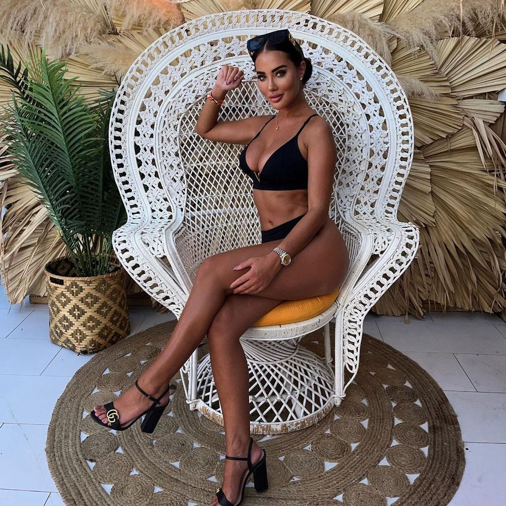 Yazmin Oukhellou, britische TV-Bekanntheit