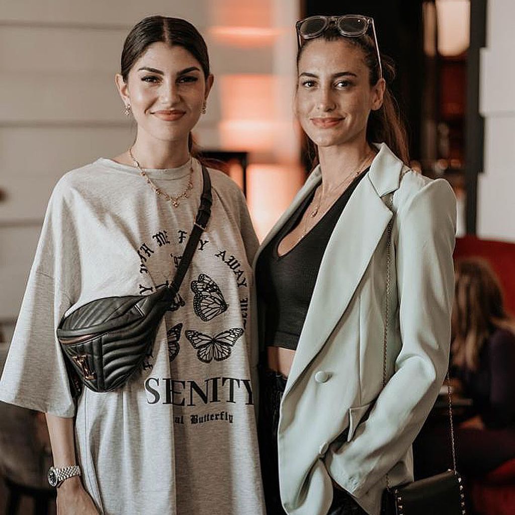 Yeliz Koc mit ihrer Schwester Filiz Rose