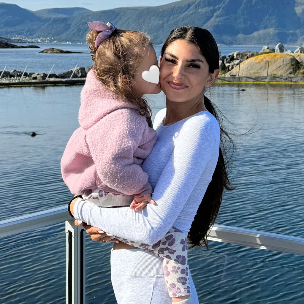 Reality-TV-Bekanntheit Yeliz Koc und ihre Tochter Snow Elanie Koc