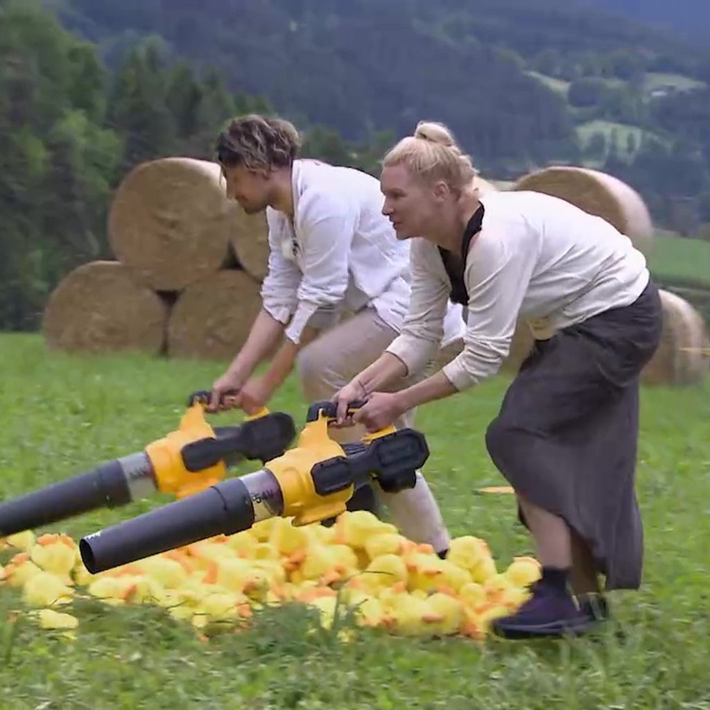 Yoncé Banks und Magdalena Brzeska bei "Die Alm"