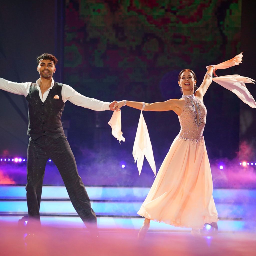 Younes Zarou und Malika Dzumaev bei "Let's Dance"