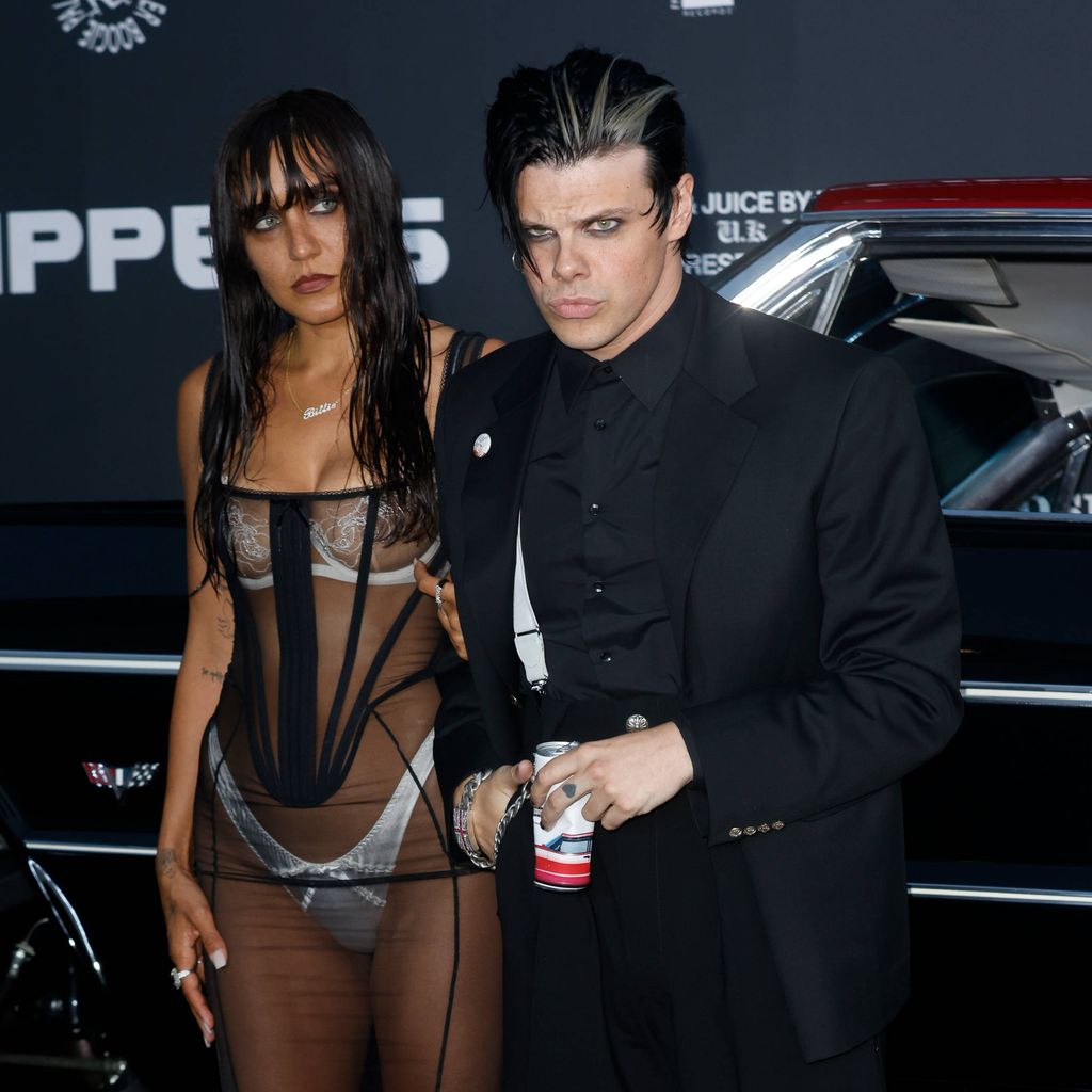 Yungblud und Jesse Jo Stark im Juli 2024