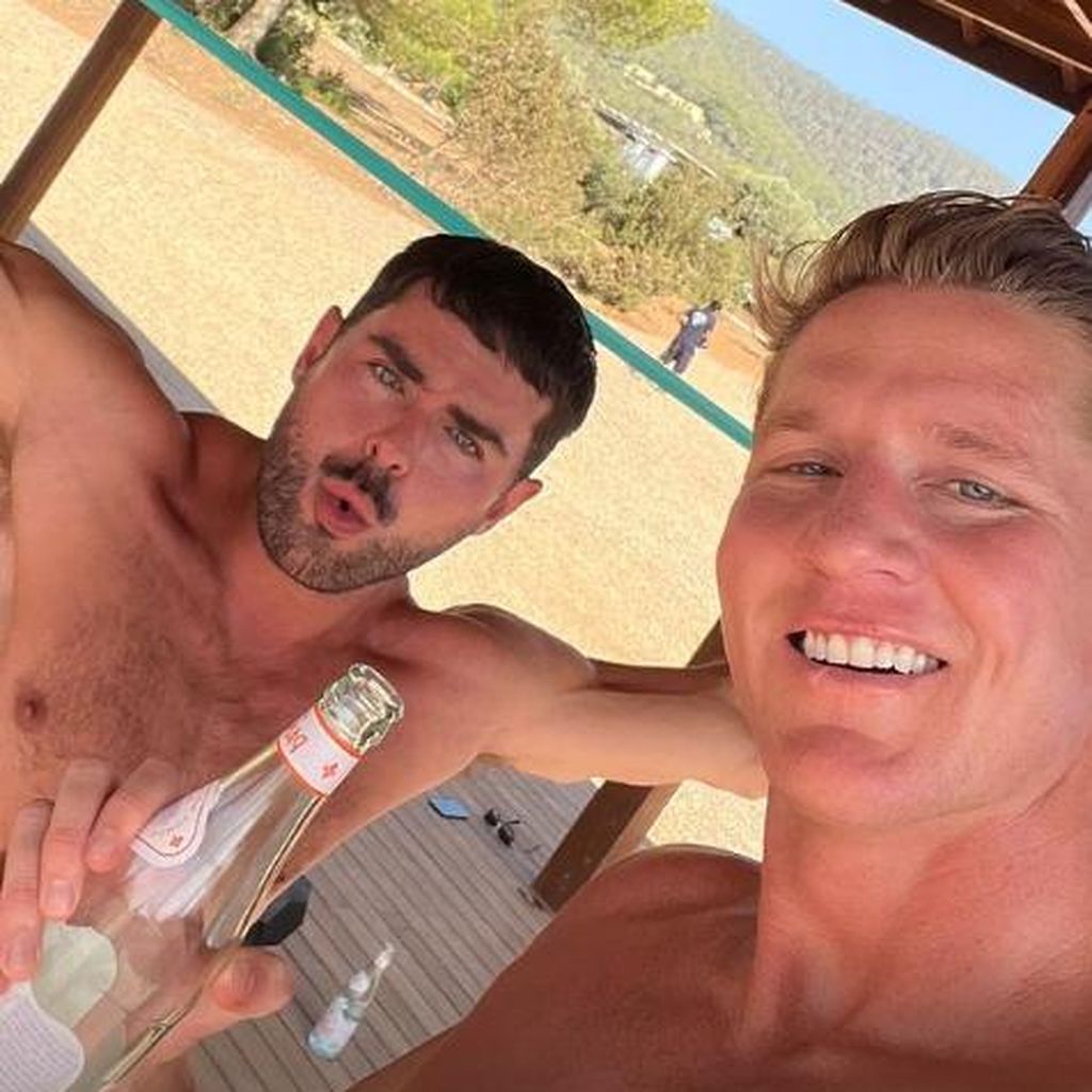 Zac Efron und Caleb Davidge auf Ibiza, 2024