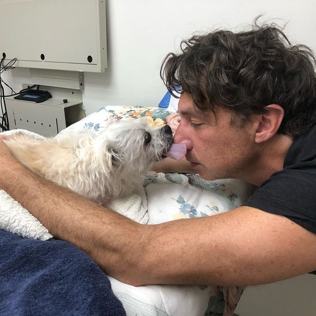 Zach Braff mit seinem Hund Roscoe