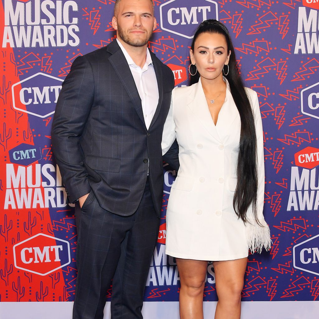 Zack Clayton Carpinello und Jennifer Farley bei den CMT Music Awards 2019