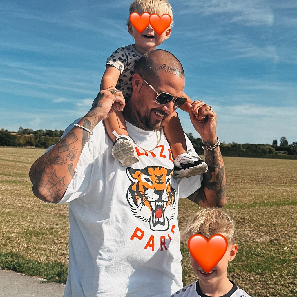 Zico Banach mit Sohn Pepe und Stiefsohn Henry, September 2025