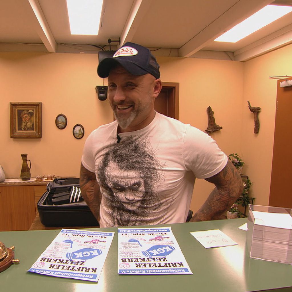 Zlatko Trpkovski beim Einzug ins "Promi Big Brother"-Haus