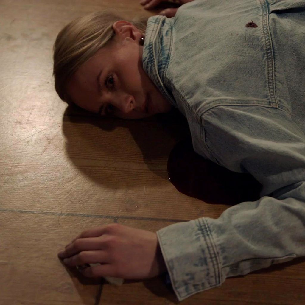 Zoe, gespielt von Lara Dandelion Seibert, wird bei GZSZ ermordet