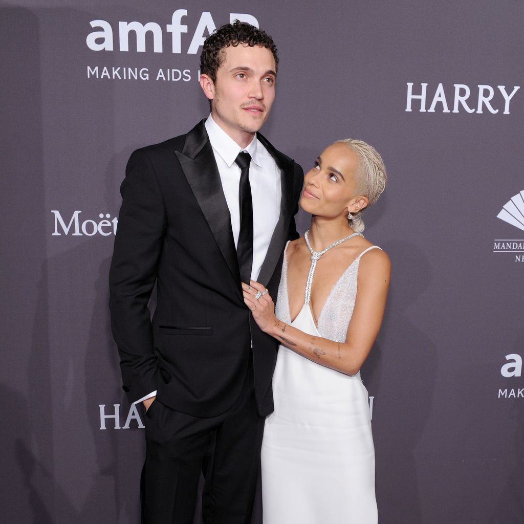 Karl Glusman und Zoe Kravitz bei der amfAR Gala 2017 in New York