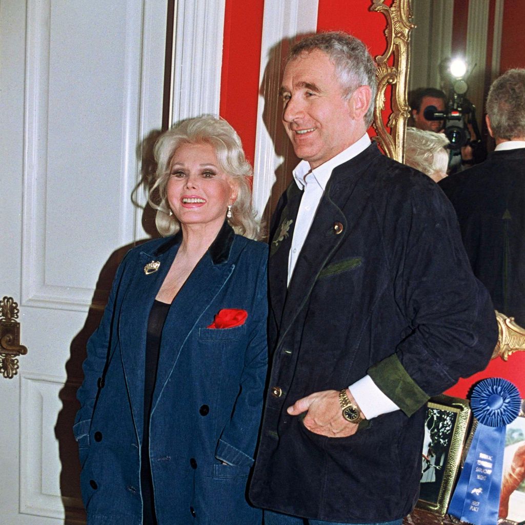 Zsa Zsa Gabor und Frédéric von Anhalt 1993 in ihrem Haus in Beverly Hills