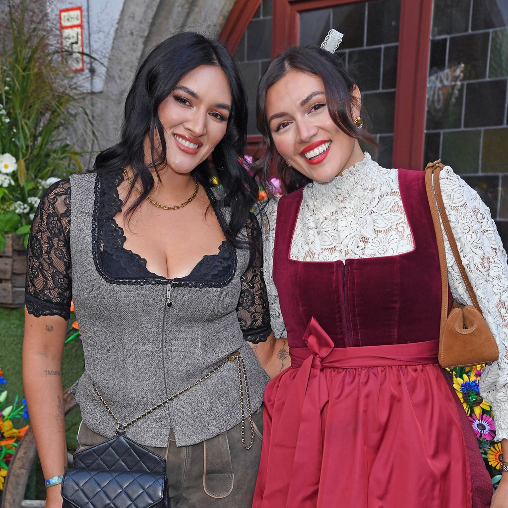 Katharina Damm und Anna Maria Damm beim HEIDIFEST 2026 im Hofbräuhaus München