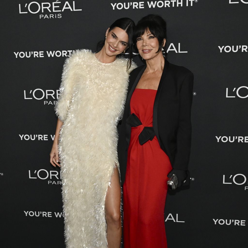 Kendall und Mama Kris Jenner bei der L'Oreal-Paris-Women-of-Worth-Gala in Los Angeles