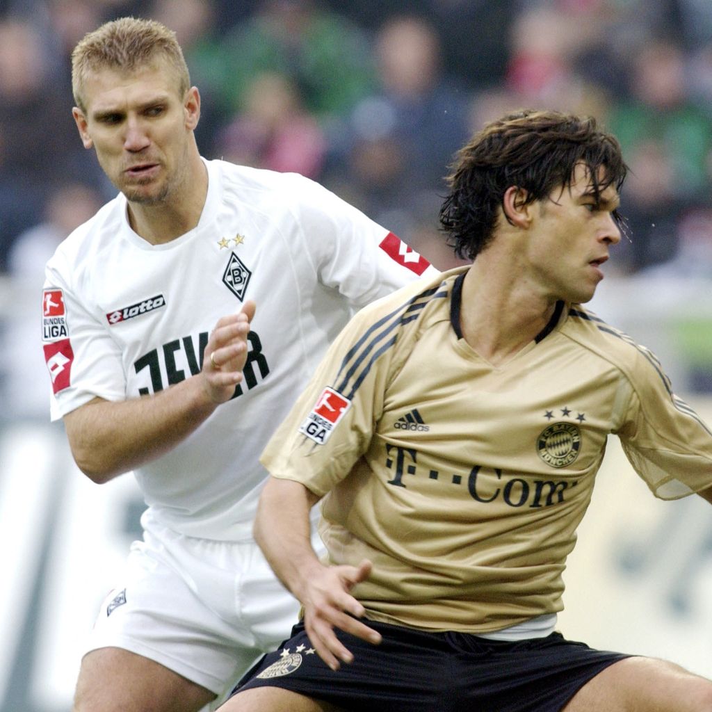 Marcelo Pletsch (l.) attackiert Michael Ballack