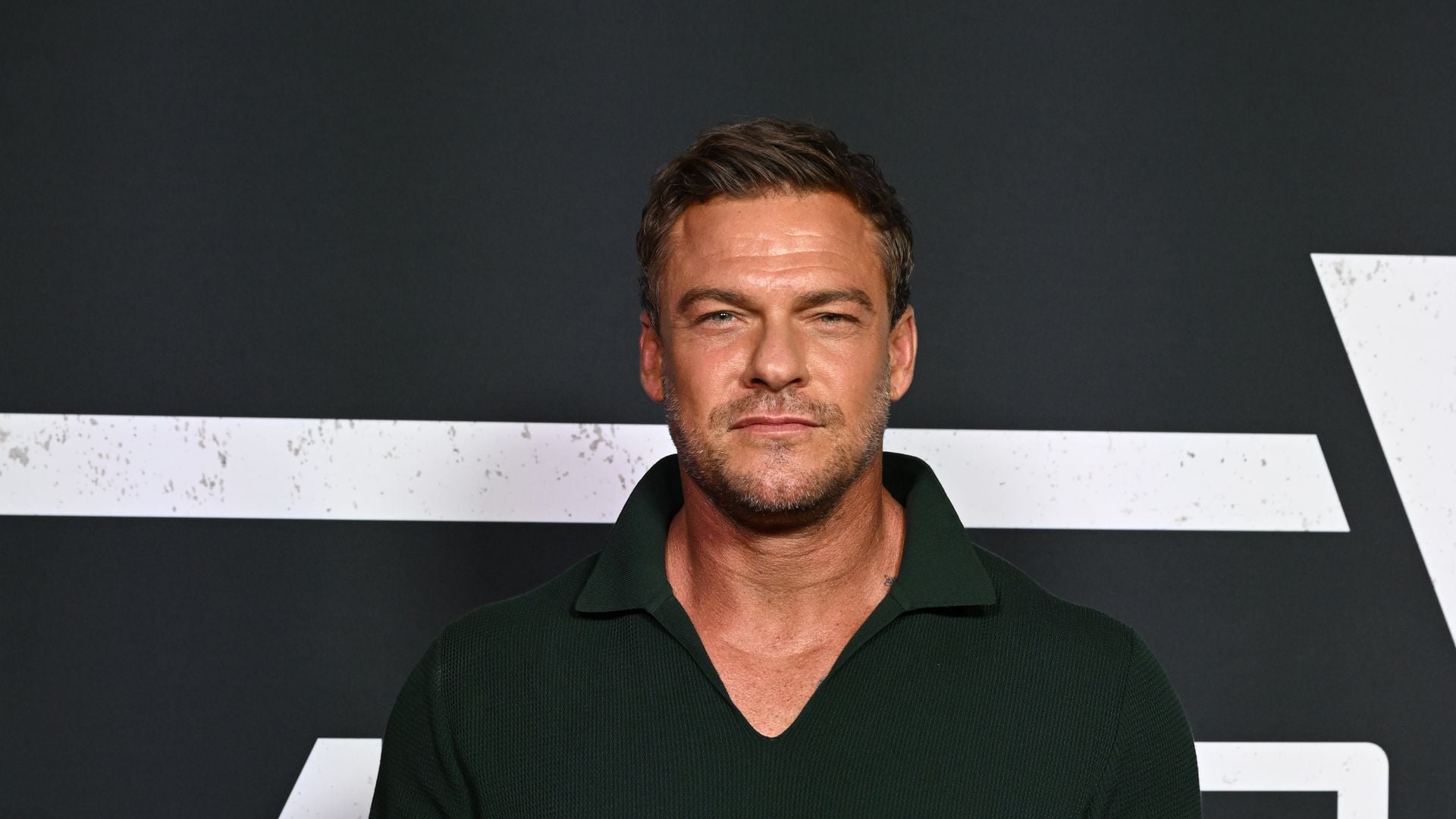 Alan-Ritchson-enth-llt-das-Geheimnis-hinter-Reacher-Body