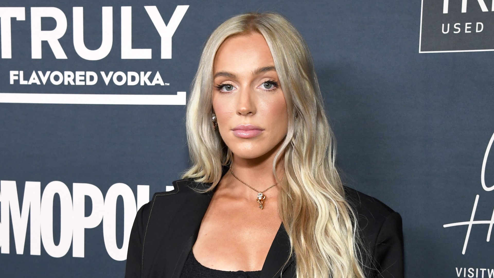 Sexuelles-Erwachen-dank-Taylor-Swift-Alex-Cooper-packt-aus