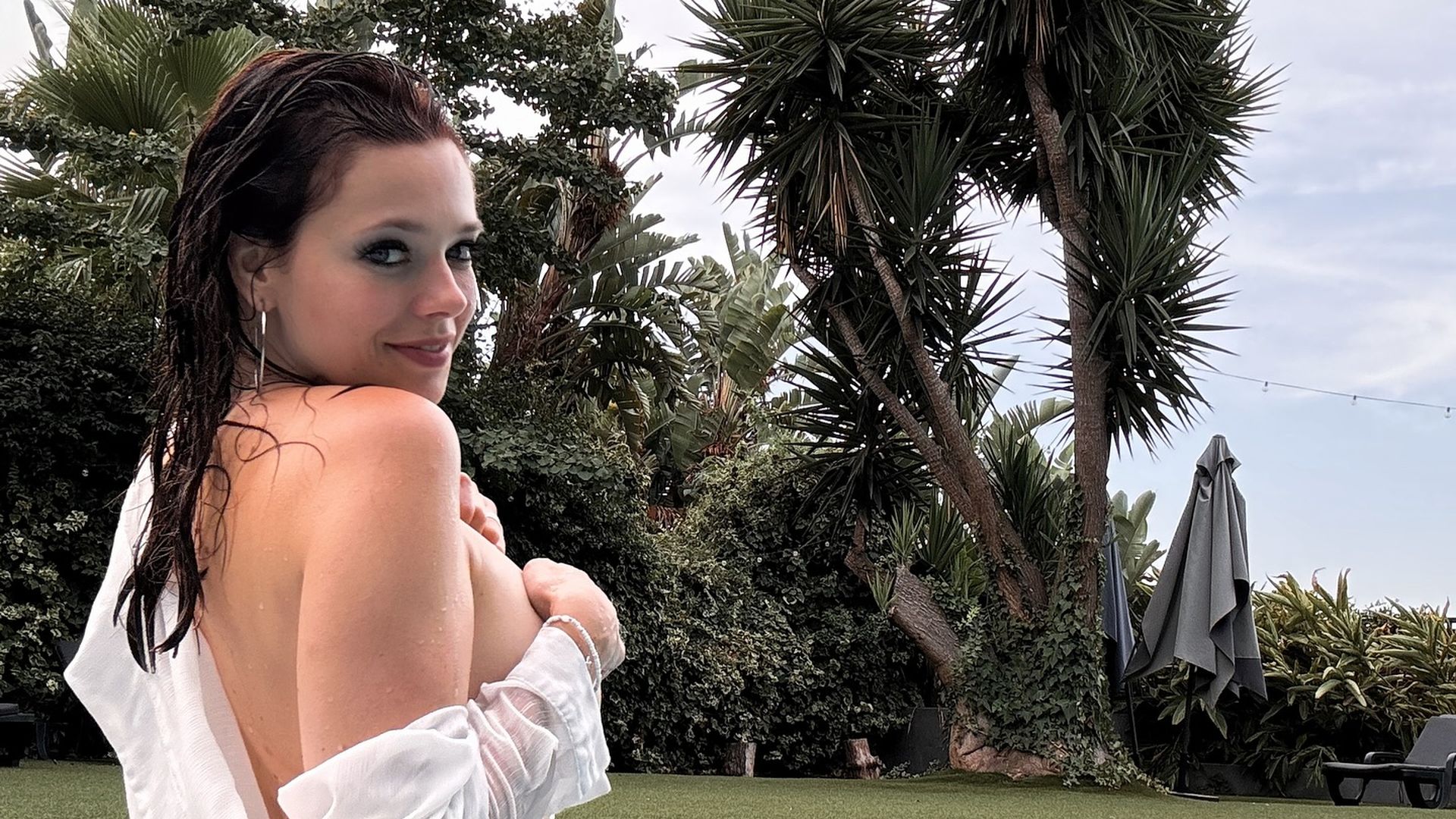 H-llenlos-Anne-W-nsche-entz-ckt-ihre-Fans-mit-nacktem-Po
