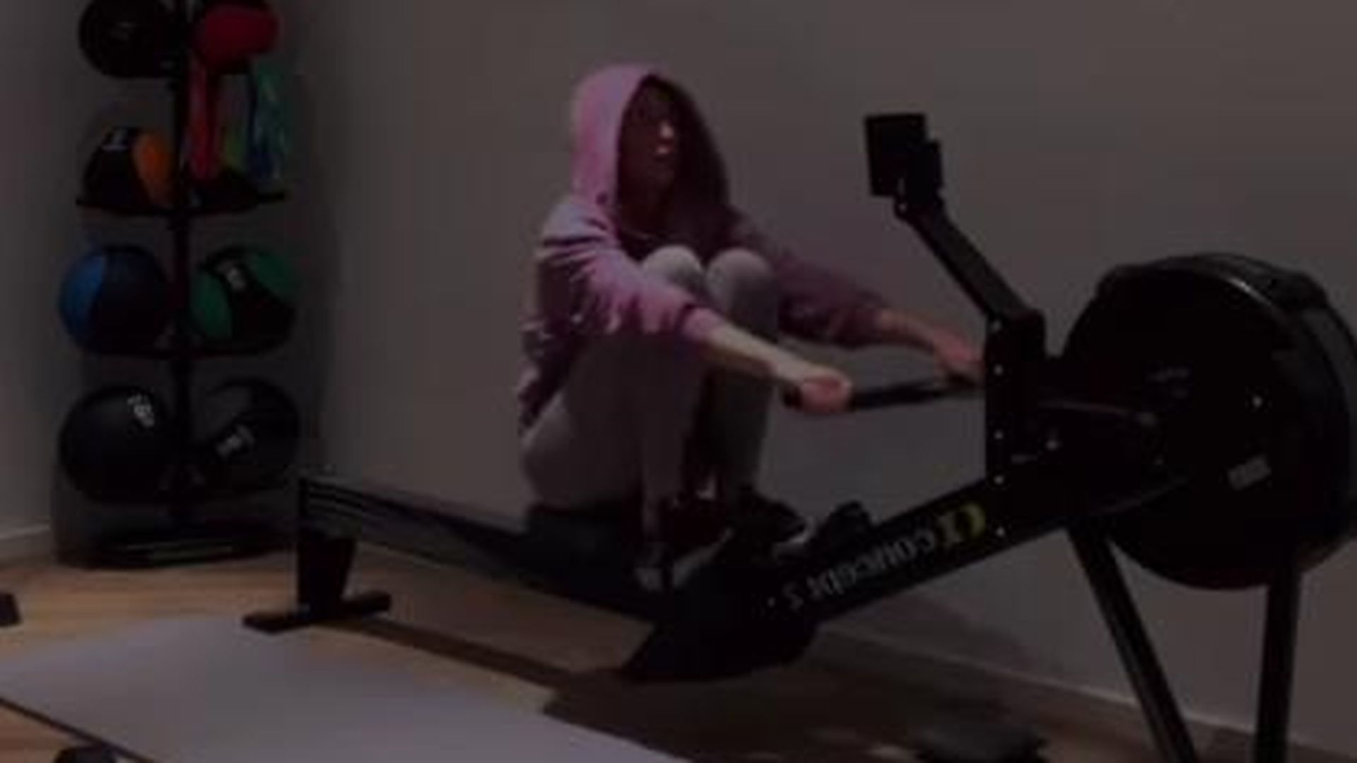 Über Weihnachten: Antonia Hemmer sportelt eifrig im Home-Gym