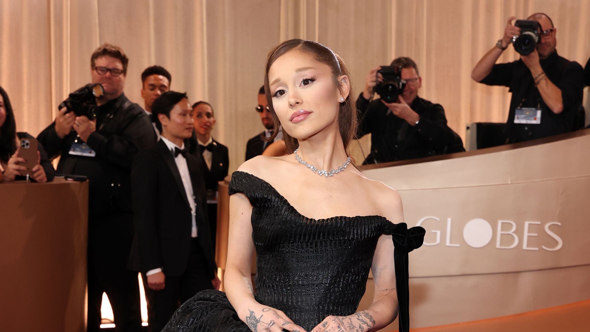 Nicht-Ethan-Er-war-Ariana-Grandes-Golden-Globe-Begleitung