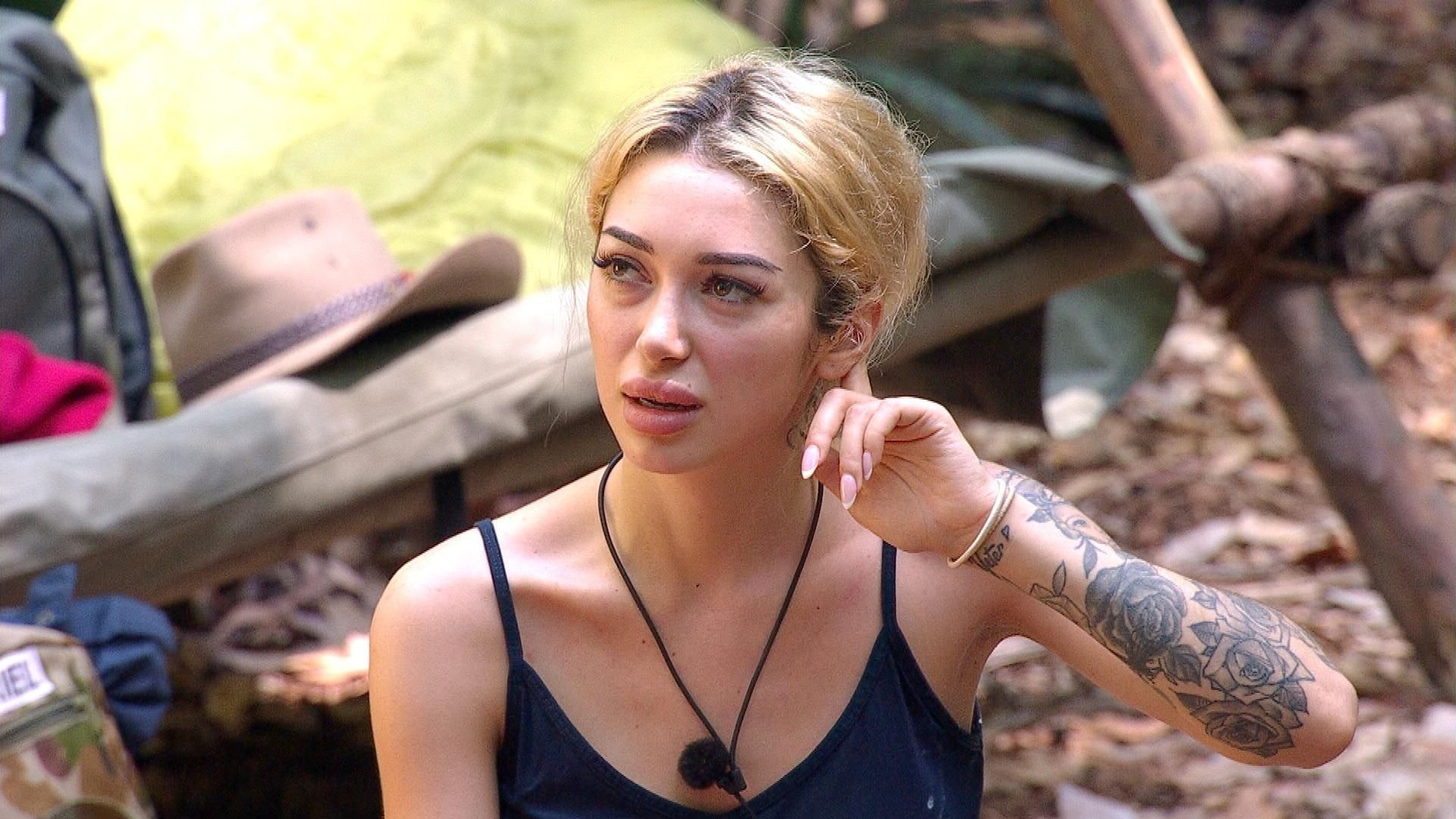 Wasserangst-Geschrei-Dschungelcamp-Fans-verspotten-Ariel