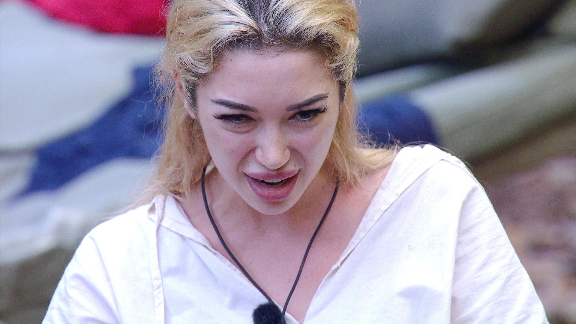 Zoff-mit-Umut-Dschungelcamper-l-stern-ber-Ariels-Ausraster