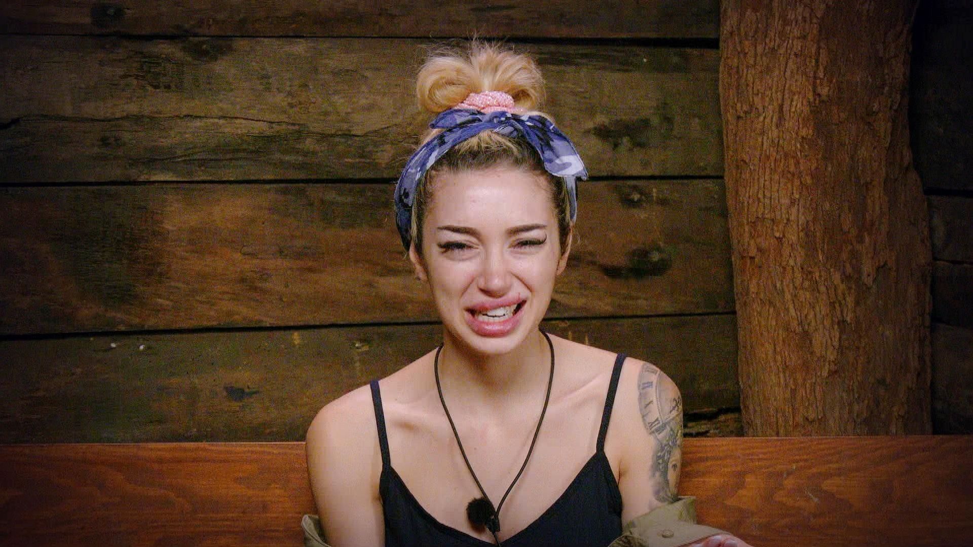 Kalk-l-Ariel-vertraut-Eva-Benetatous-Entschuldigung-nicht