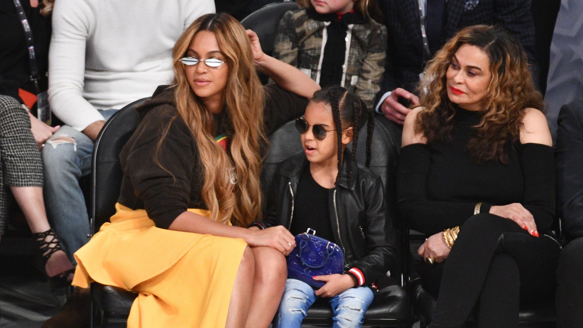 Blue Knowles Tina Knowles ist stolz auf Beyoncés Fürsorge um Blue Ivy!