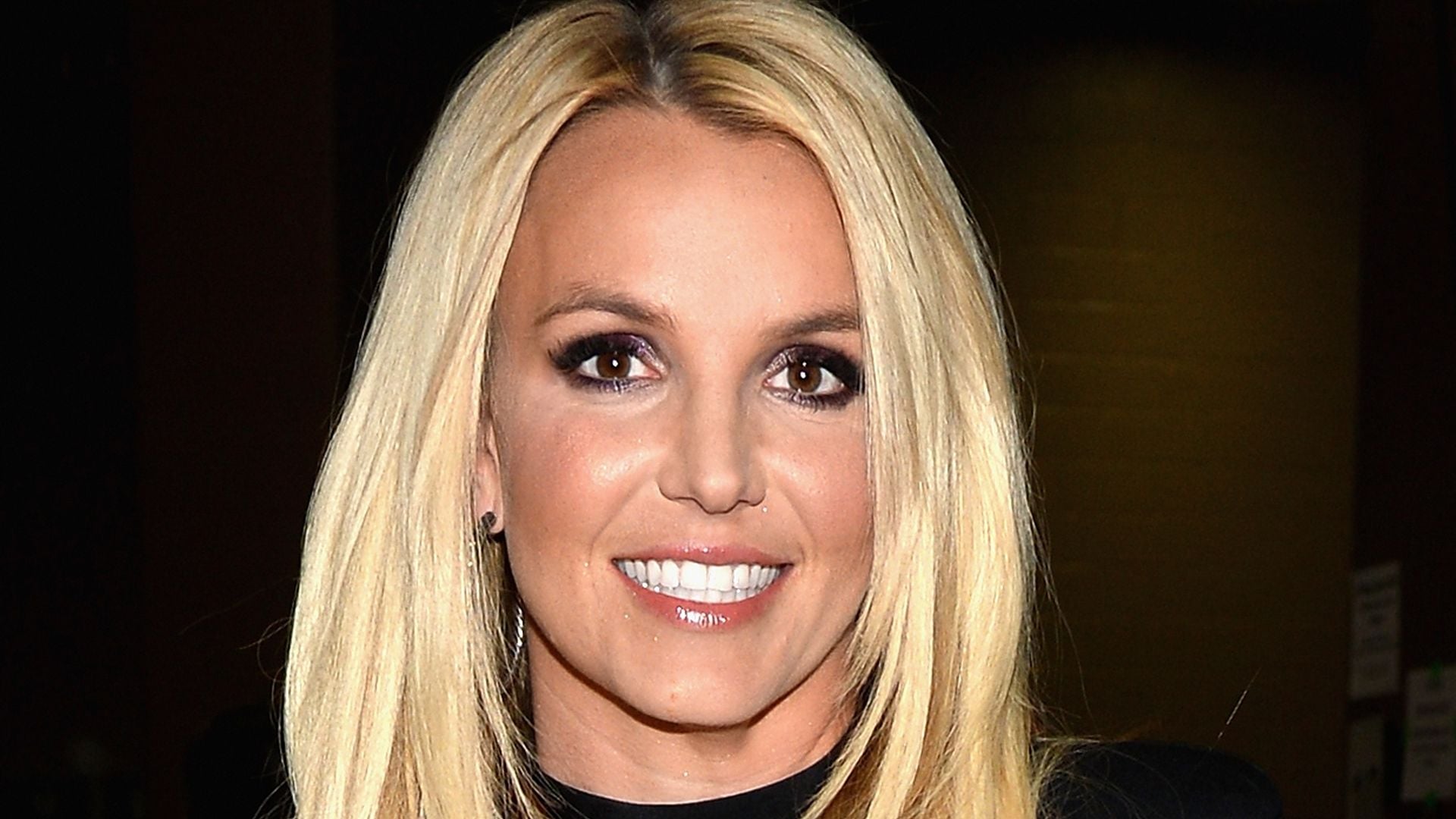 Britney Spears Sparks Public Debate With Freeway Sunroof Stunt