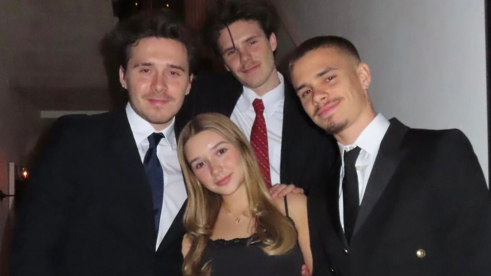 Namen-seiner-Geschwister-Brooklyn-Beckham-entfernt-Tattoos