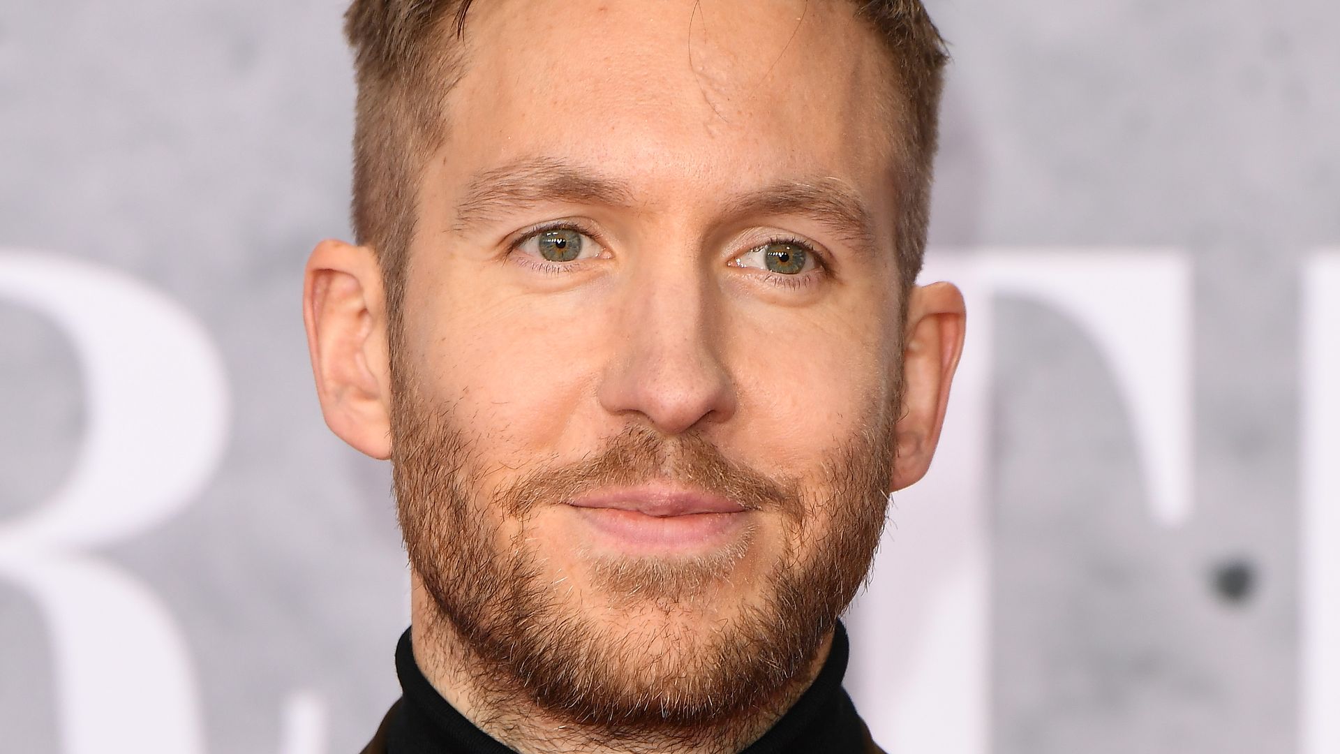 Mit-Musikstudio-und-Garten-Calvin-Harris-baut-Luxusvilla