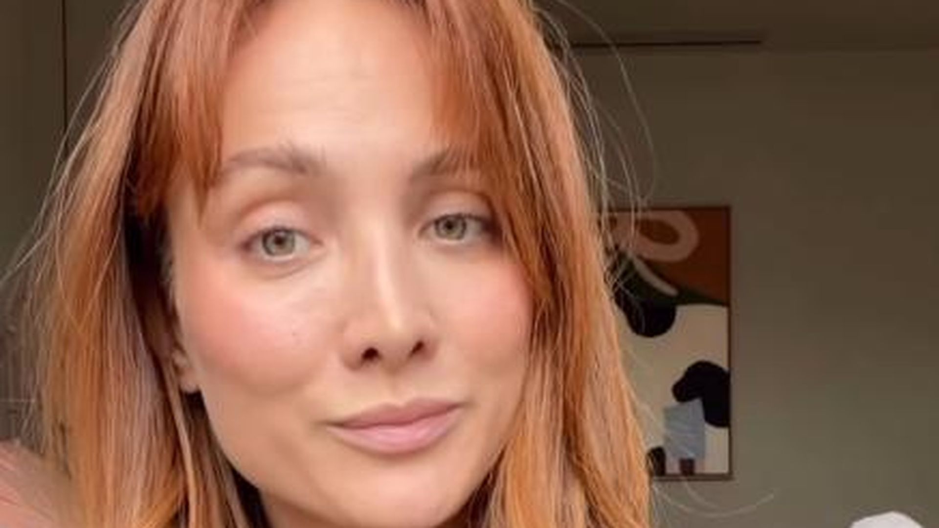 Carmushkas-schwangere-Schwester-18-wurde-sitzen-gelassen