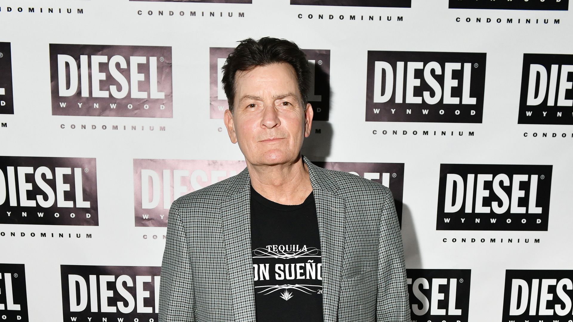 Selten! Charlie Sheen ist unterwegs mit einem seiner Söhne