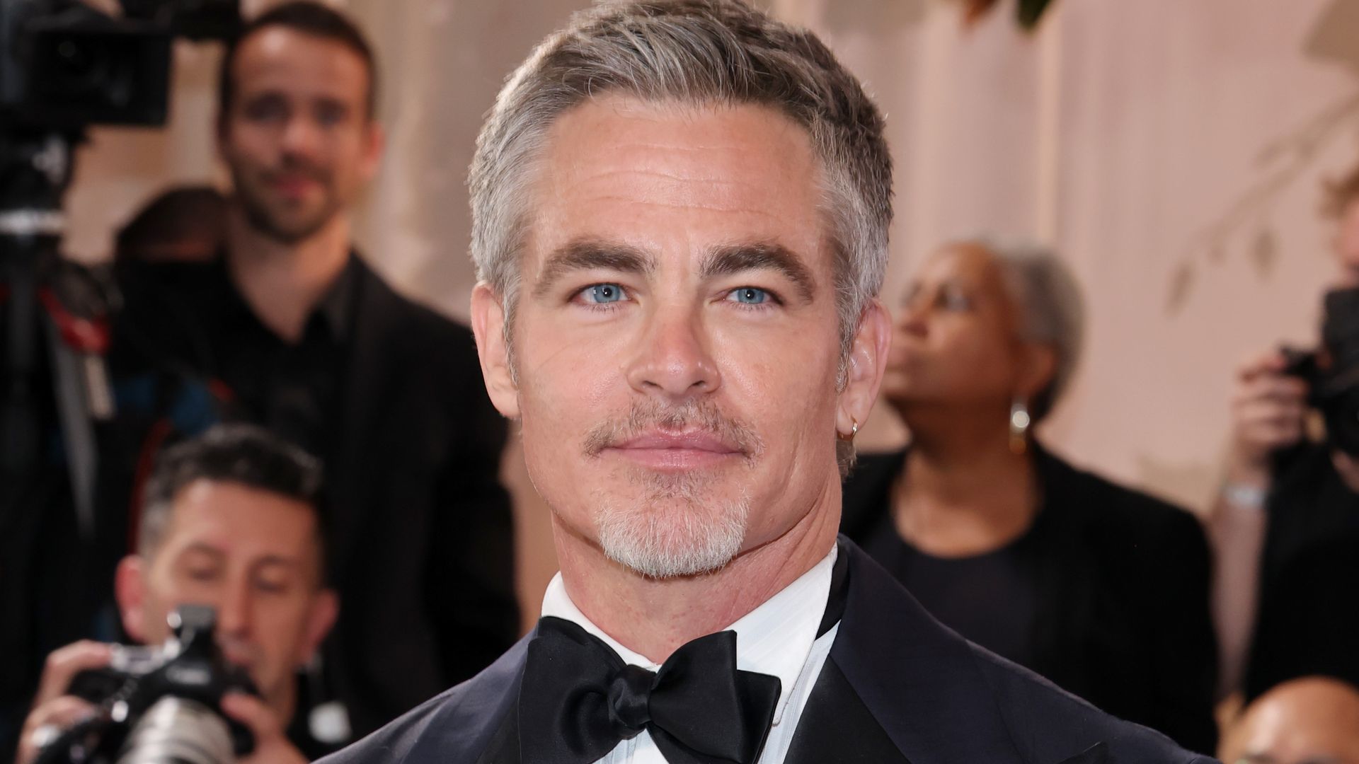 Chris-Pine-bringt-neue-Freundin-zu-den-Golden-Globes-mit