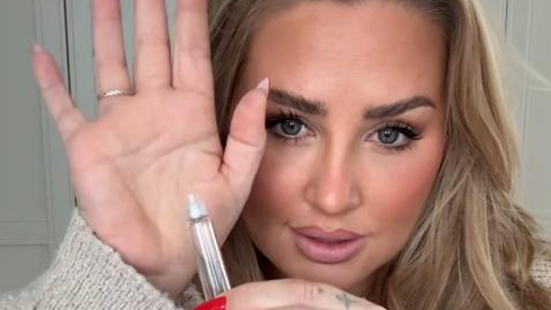 Influencerin-Citamaass-setzt-sich-die-erste-Abnehmspritze