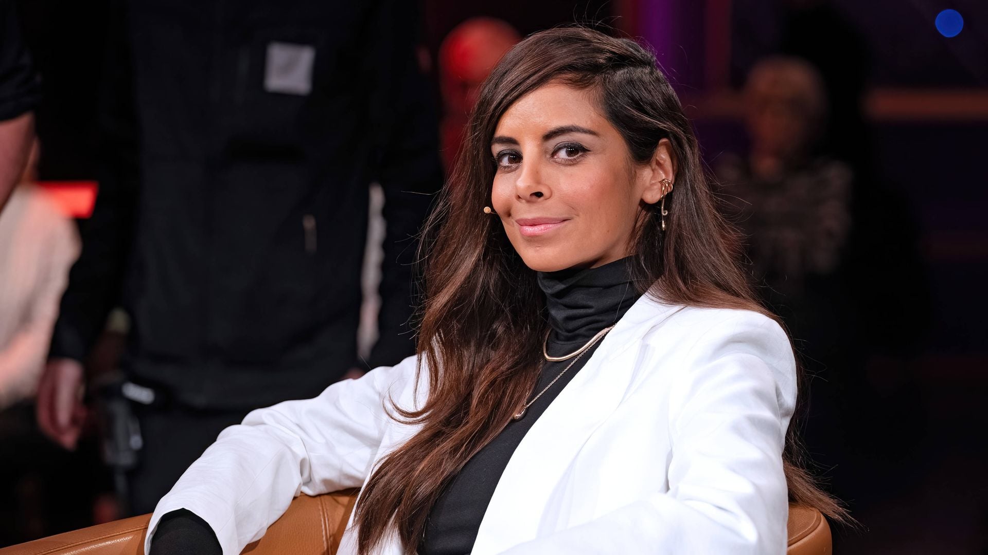 Andes Flashcard Collien Fernandes wird in neuer ZDF-Fantasyserie zur Hexe