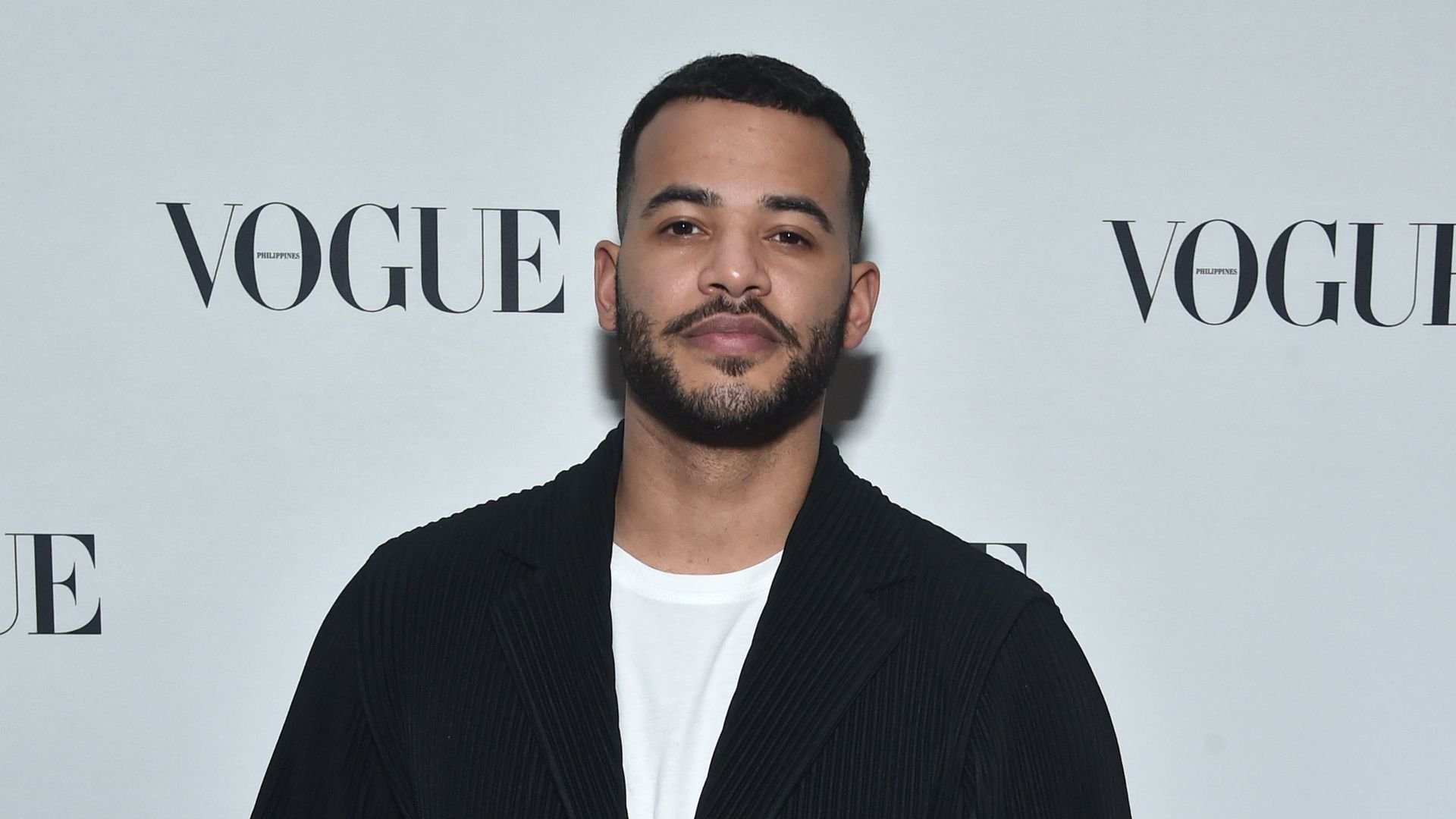 Nach-Scheidungsnews-Desmond-Scott-knutscht-mit-fremder-Frau