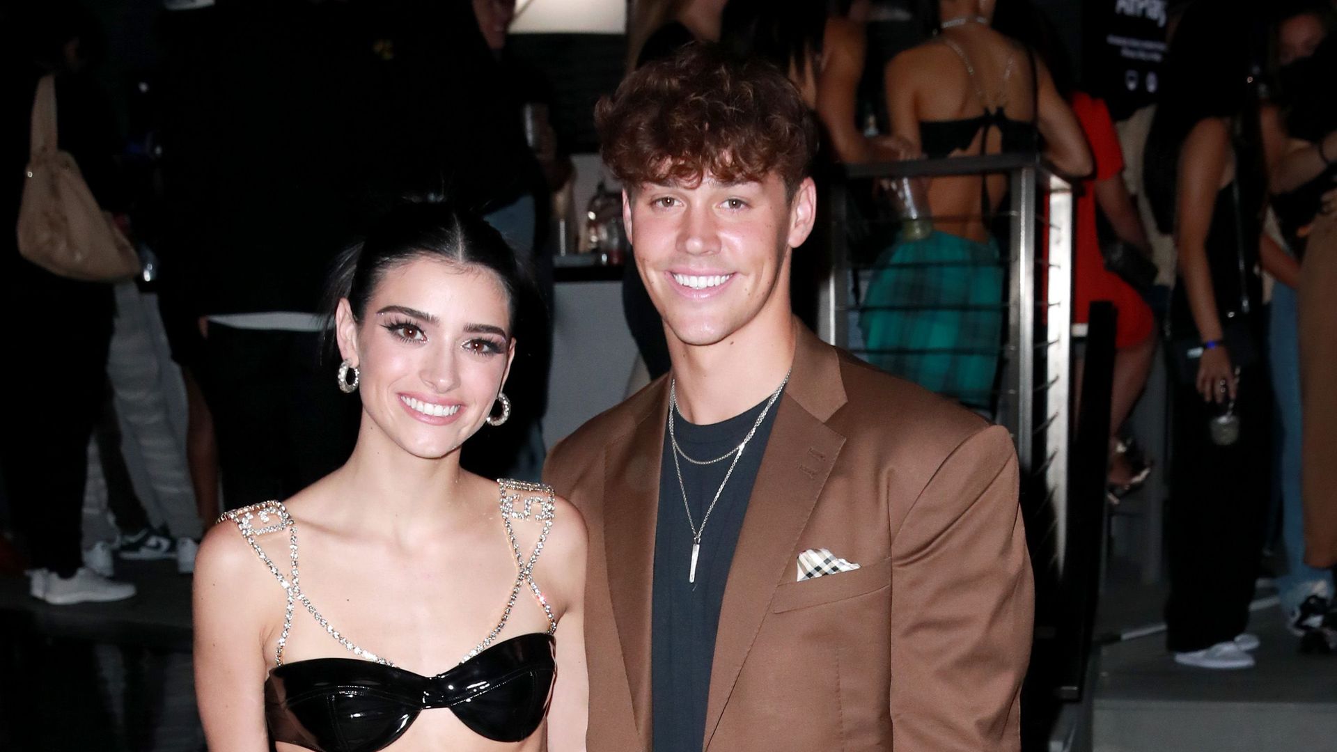 is noah beck still dating dixie damelio Image 9