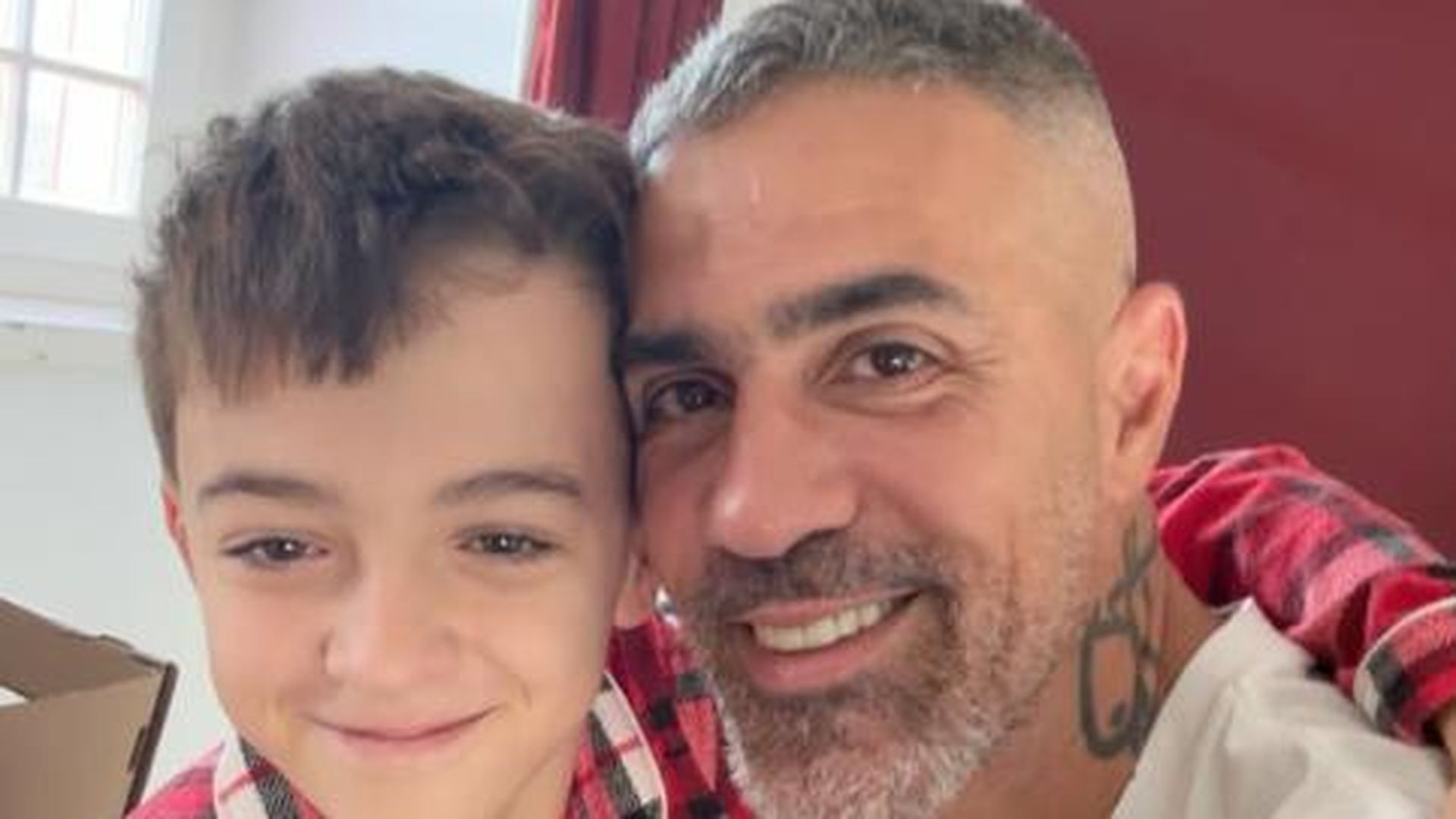 Bushido-teilt-Geburtstagsschnappsch-sse-seiner-Zwillinge