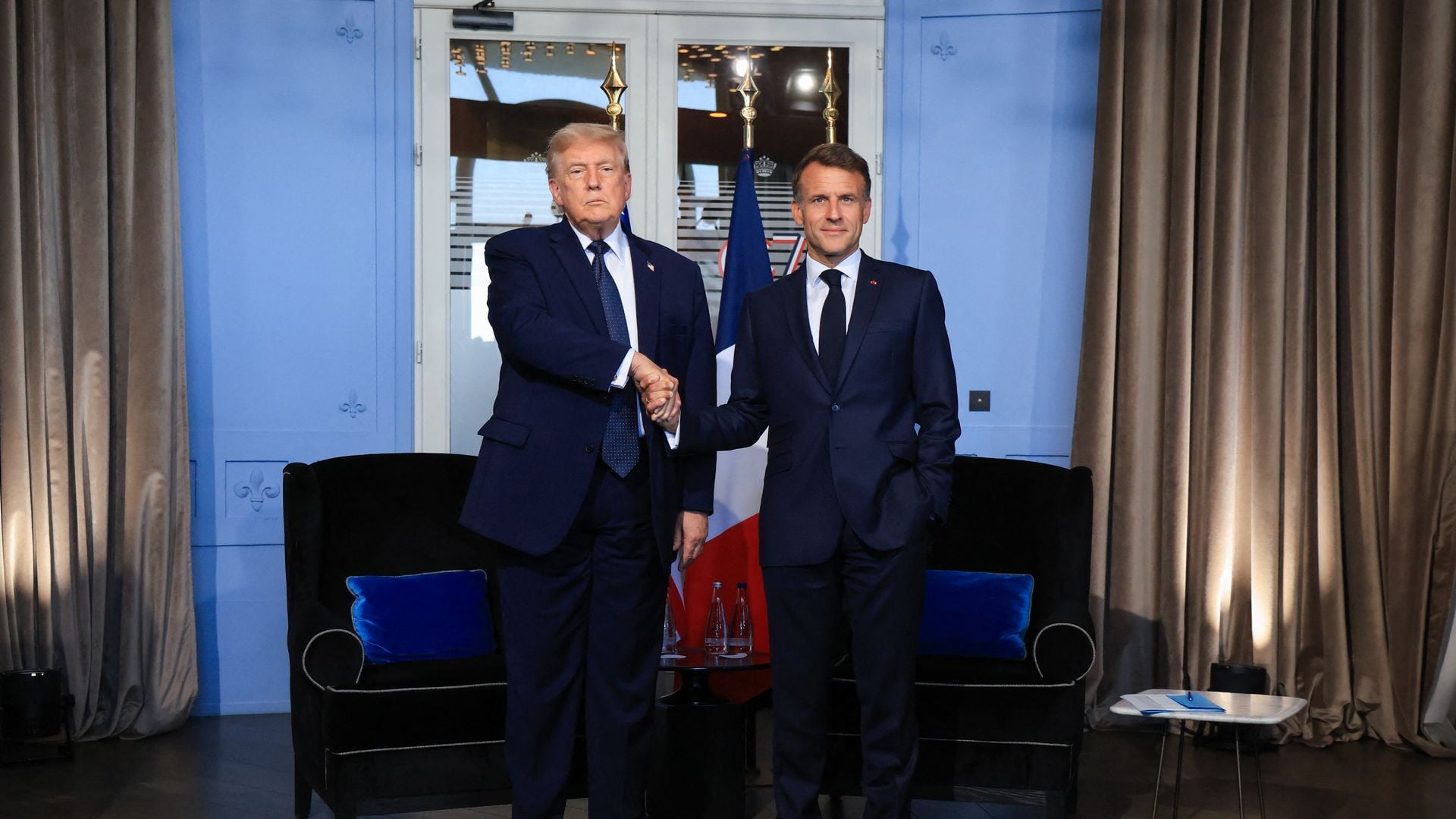 Donald-Trumps-lasches-G7-H-ndesch-tteln-sorgt-f-r-Aufsehen