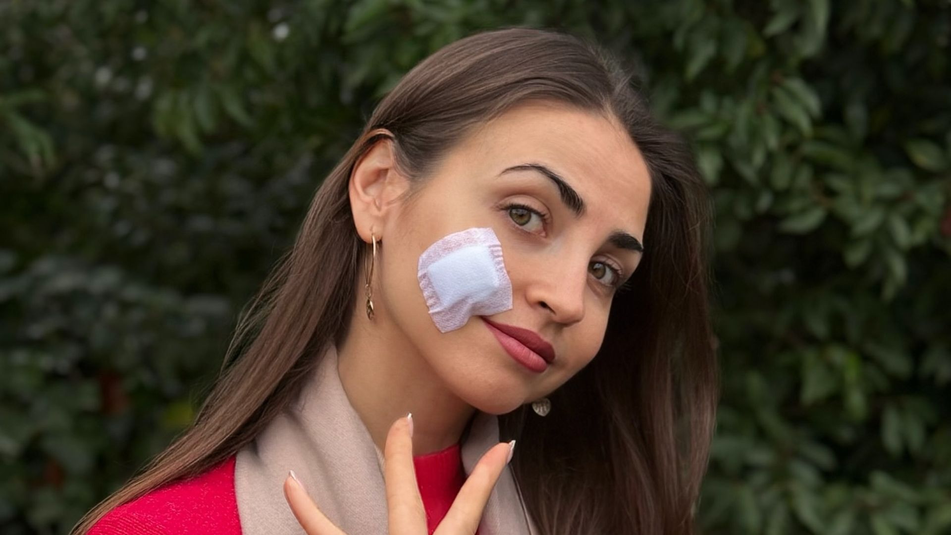 Ekat-Leonova-musste-Muttermal-im-Gesicht-entfernen-lassen