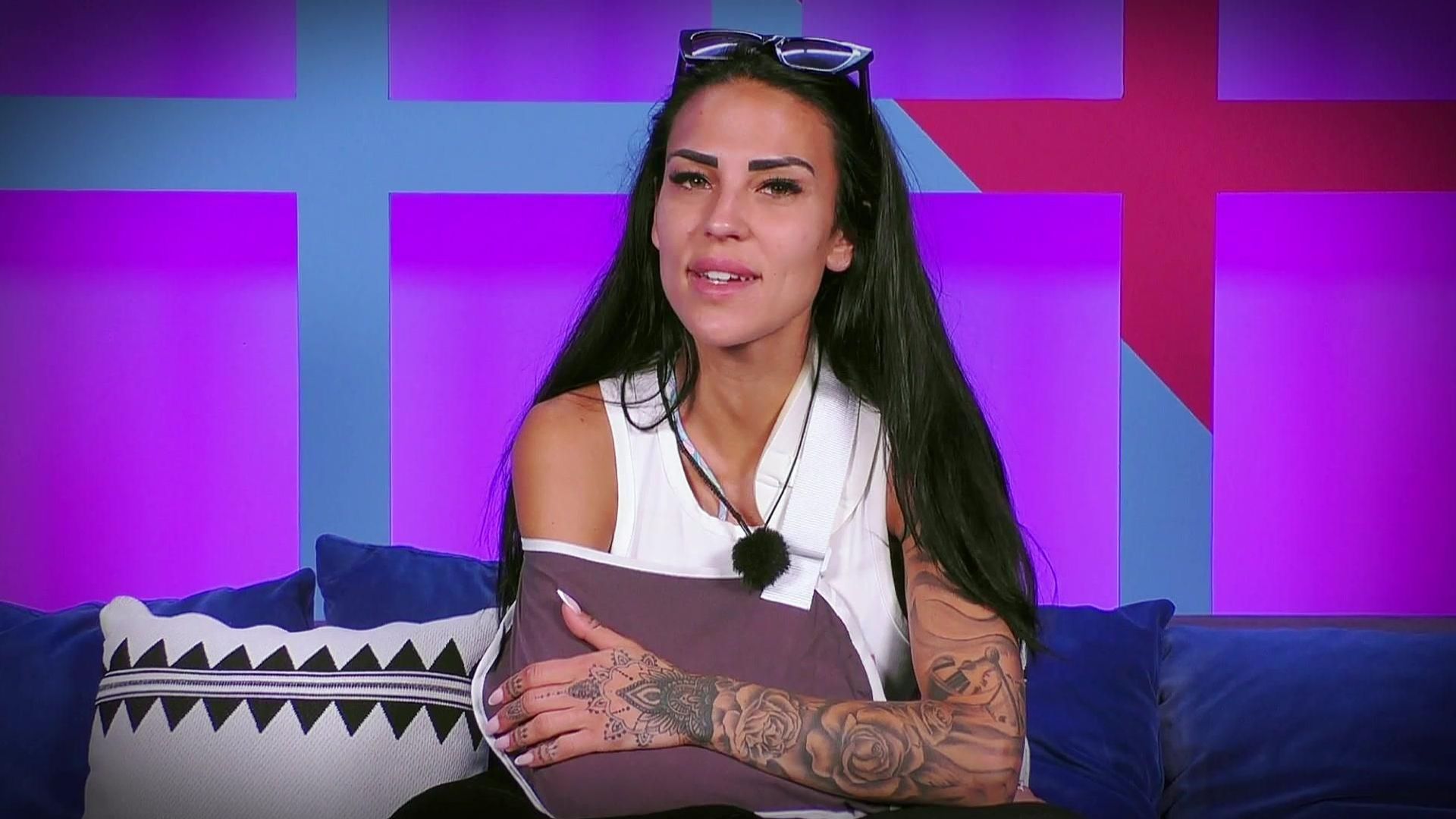 Nach-Sturz-Elena-wollte-Make-Love-Fake-Love-abbrechen