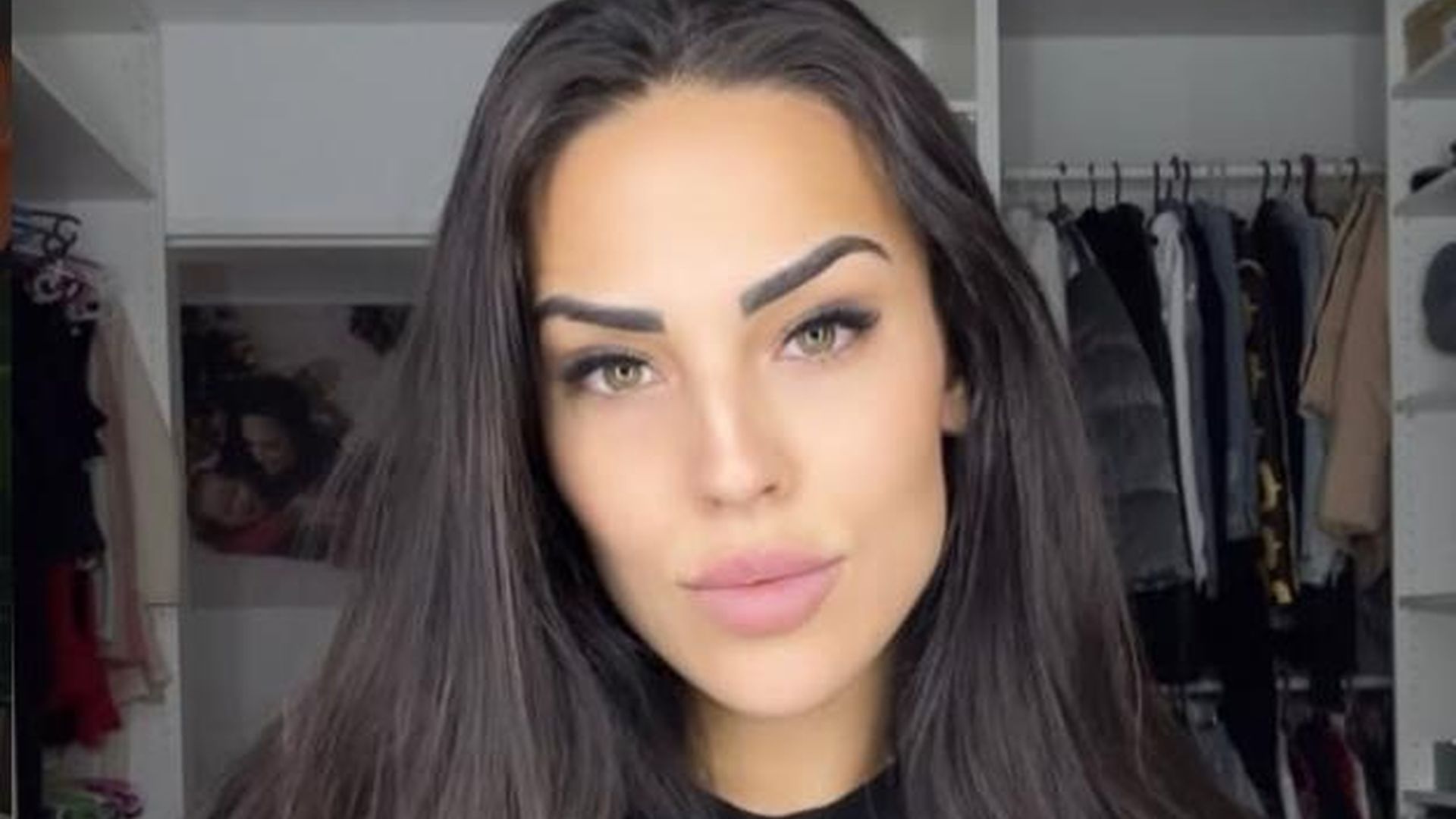 Diese-Erkenntnis-nimmt-Single-Lady-Elena-Miras-aus-MKFL-mit