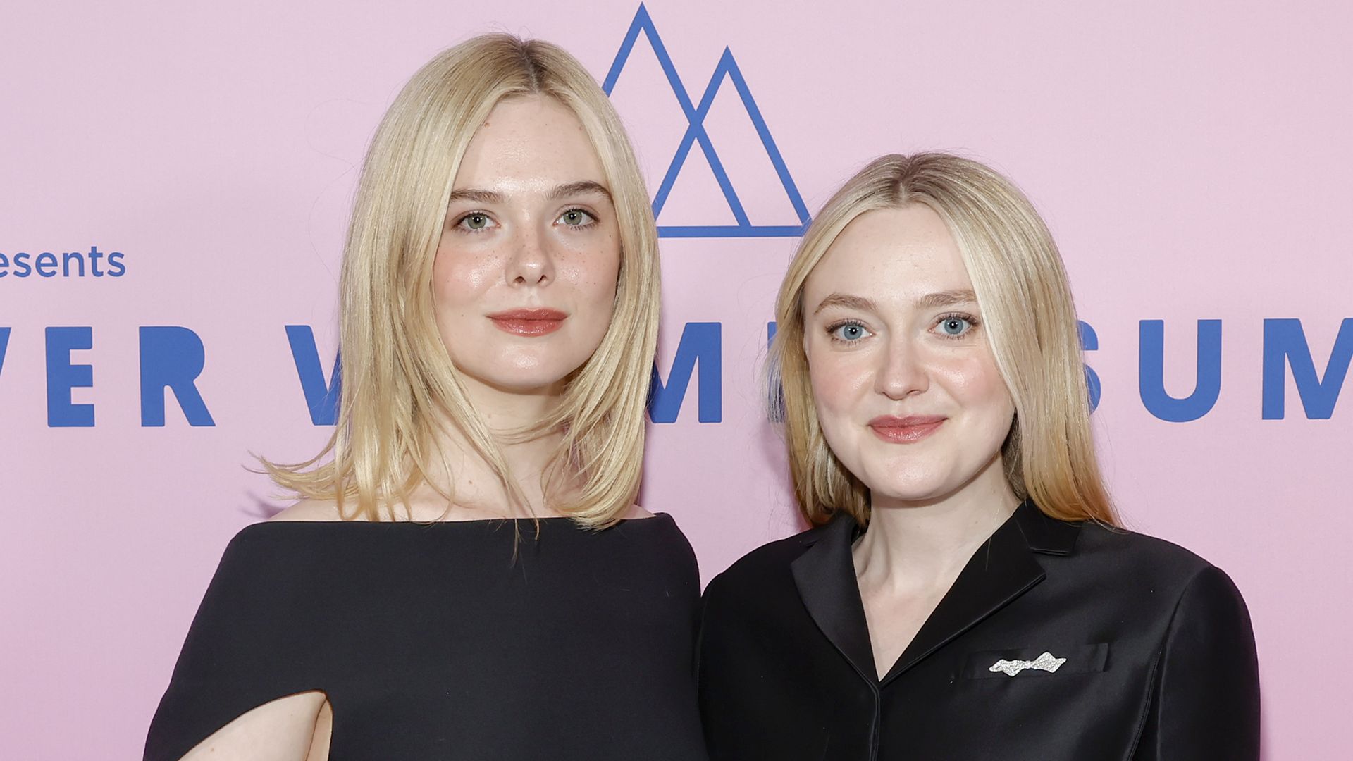 So-hei-en-Elle-Fanning-und-ihre-Schwester-Dakota-wirklich