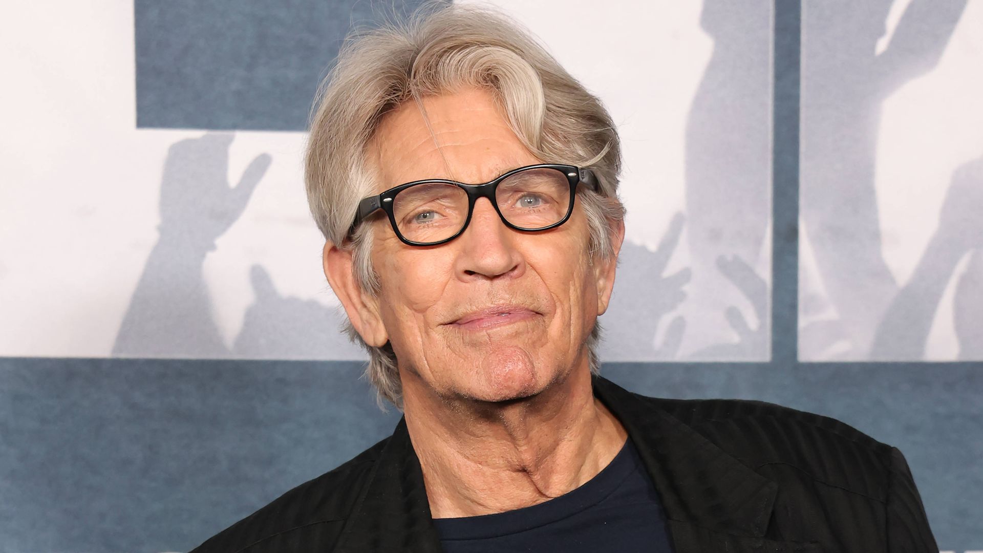 Eric-Roberts-legt-seltenen-Red-Carpet-Auftritt-hin