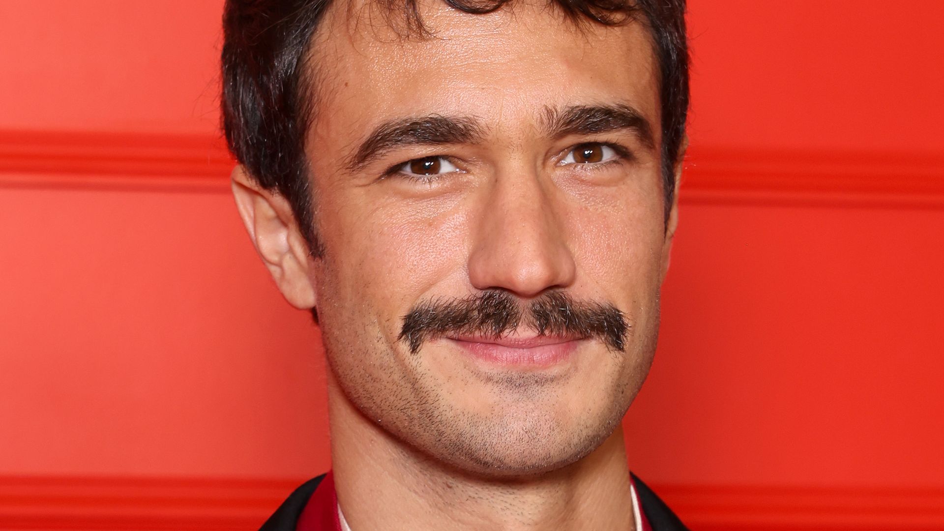 Eugenio-Franceschini-ber-Emily-in-Paris-Nacktszene